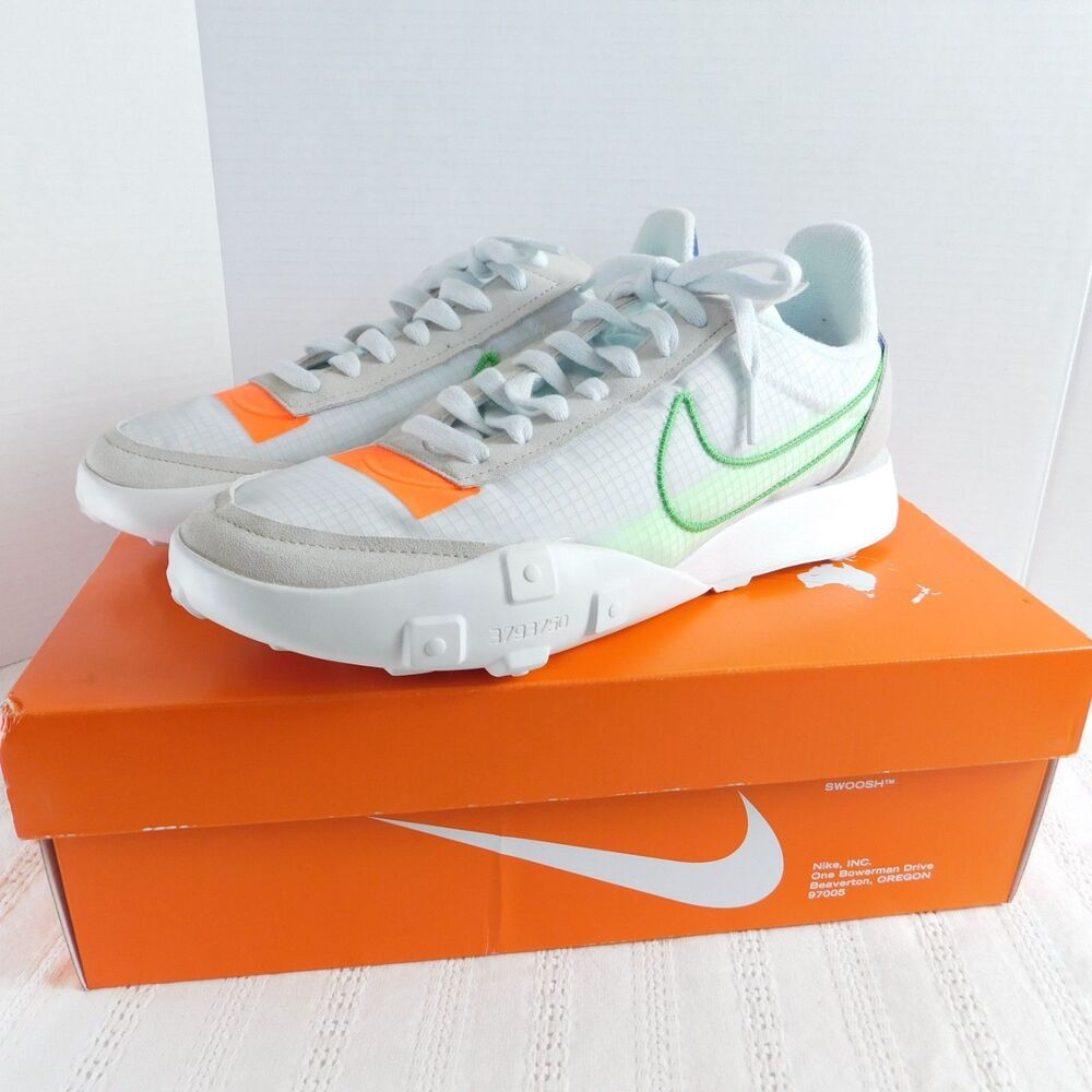 Nike Women 10 Waffle Racer 2X Desert Sand Mean Green Athletic Sneaker CK6647-004